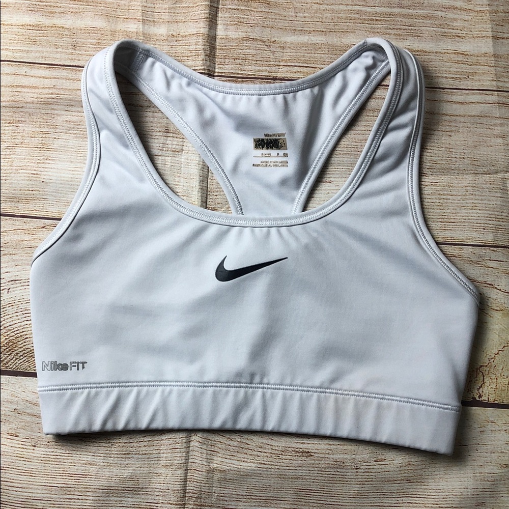 Nike Pro Women's White Sports Bra‎
